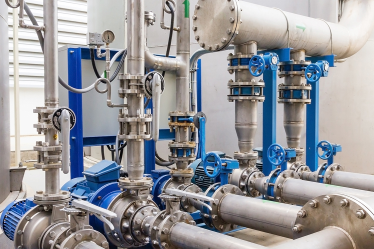 کاهش ۳۵٪ مصرف انرژی در ایستگاه پمپاژ آب با درایوهای VFD Danfoss Aqua در مشهد دانفوس
